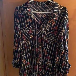 Floral stripe button upon